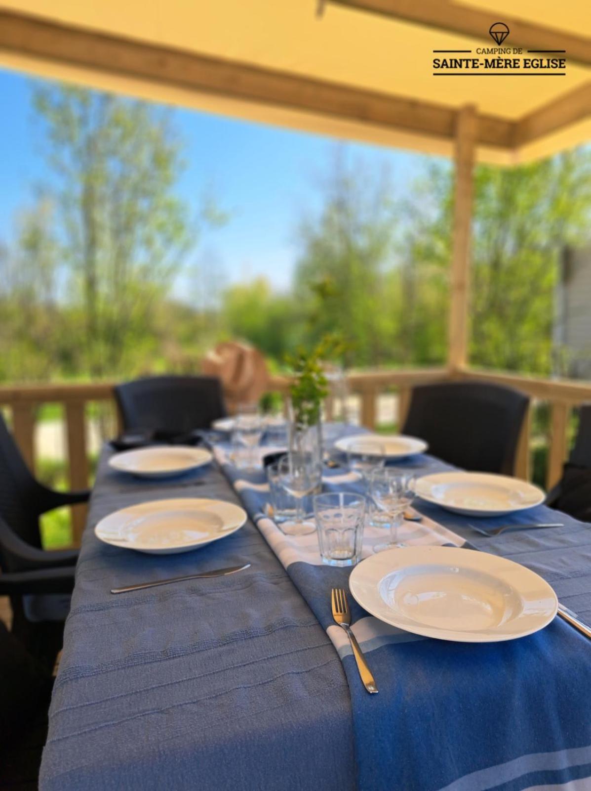 Camping Sainte Mere Eglise Exterior foto