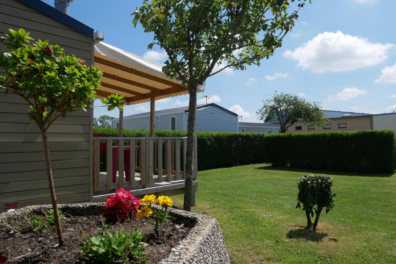 Camping Sainte Mere Eglise Exterior foto
